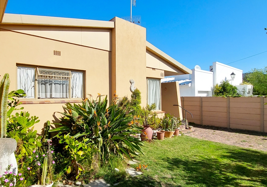 4 Bedroom Property for Sale in Strand North Western Cape